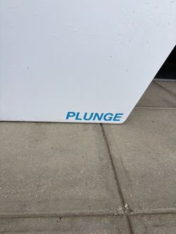 Cold PLUNGE ice bath
