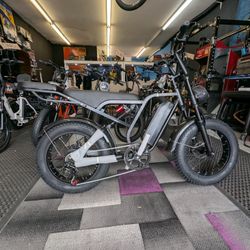 Two-Seater Blluval Su8 E Bike