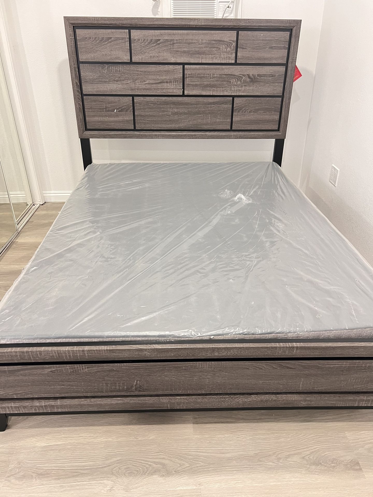 Cama Queen Size Nueva Incluye Colchones
