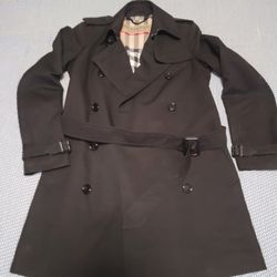 Women's Burberry Trench Coat Size 6 $450 Pickup In Oakdale 