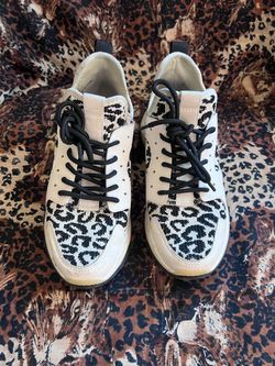 Steve Madden leopard knit lace -Up