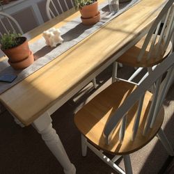 Pottery Barn Dining table + 4 Chairs