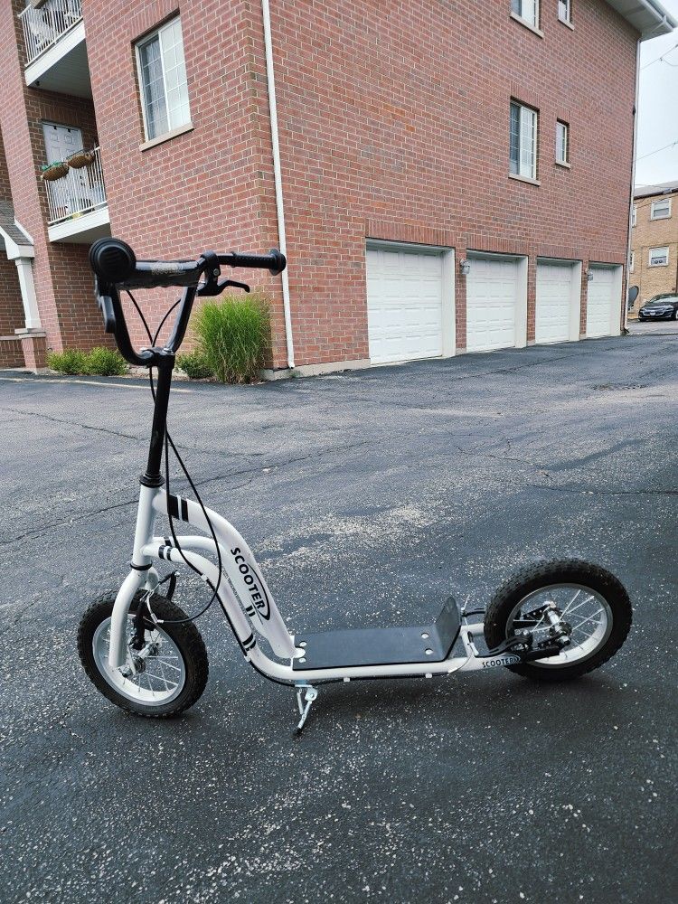 Youth Scooter Front and Rear Caliper Dual Brakes 12-Inch Inflatable Front Wheel Ride On Toy for Age 5+, White