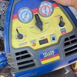 Refrigerant recovery system