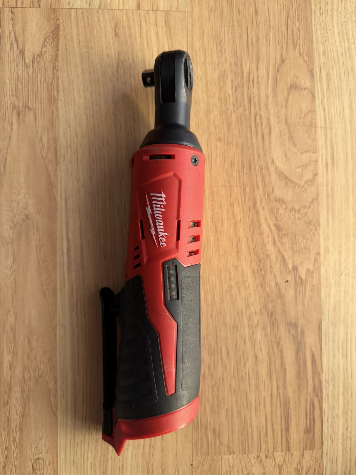 Milwaukee M12 12V Lithium-Ion Cordless 3/8 in. Ratchet (Tool-Only)