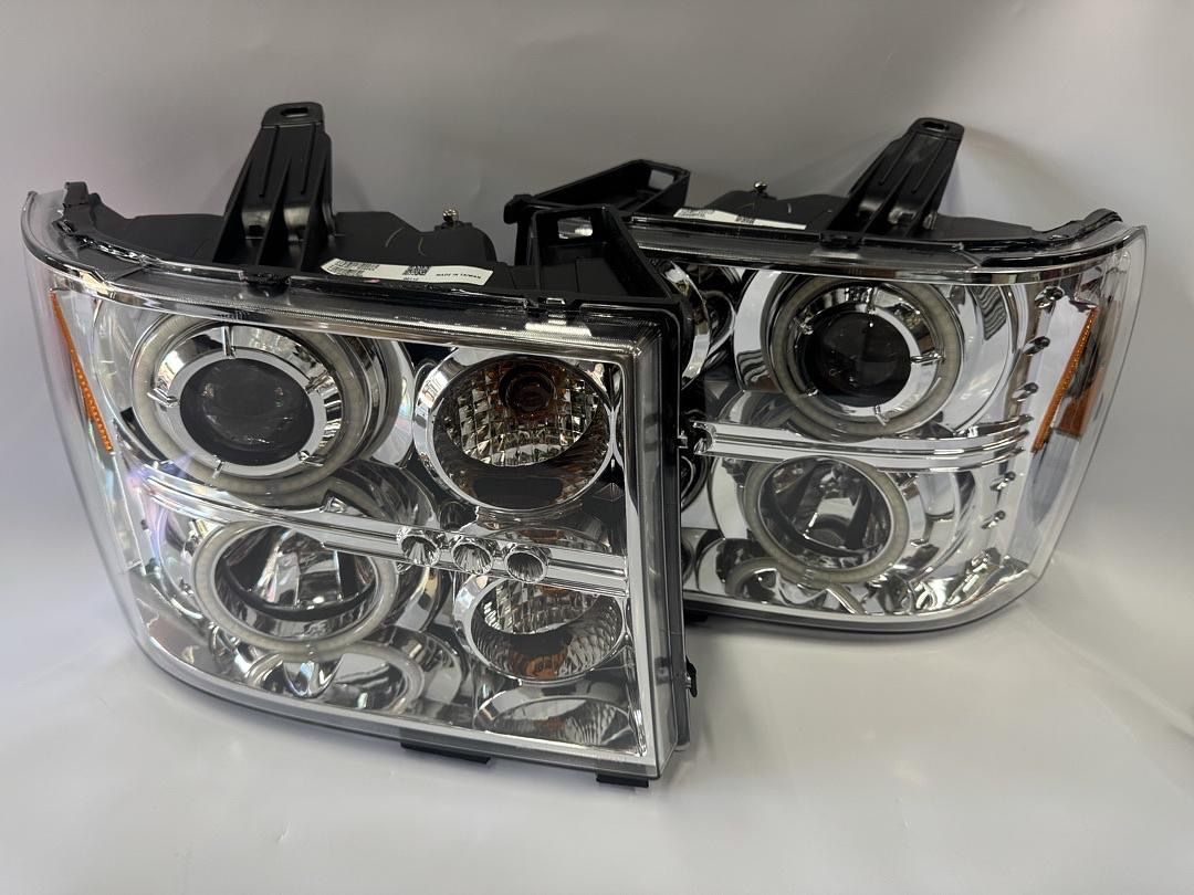2007 - 2013 GMC Sierra front Headlights Left + Right Led Halo / Projector / Luces De Enfrente Farros Micas