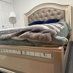 King Bedroom Set – Bed + Dresser With mirror + Nightstand