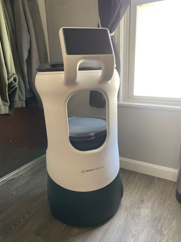 Servi Mini, by Bear Robotics,
