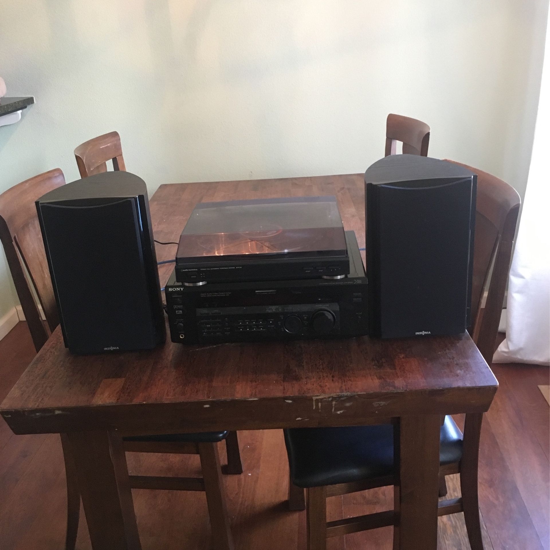 Stereo & Record Player + Speakers - Sony / Audio Technica / Insignia