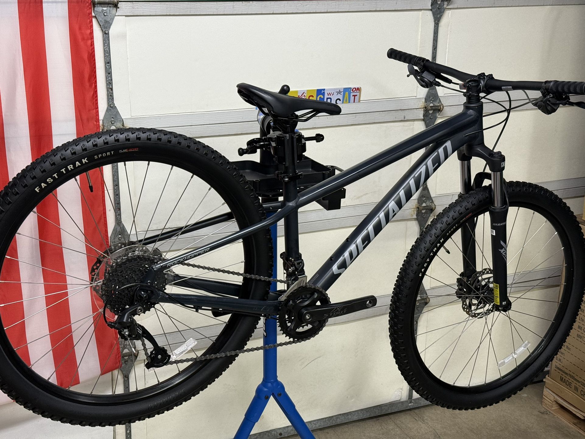 SPECIALIZED ROCKHOPPER SPORT Mountain Bike
