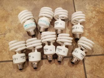 9 CFL BULBS, 75W-7, 100W-2 EQUIVALENT,  Working 