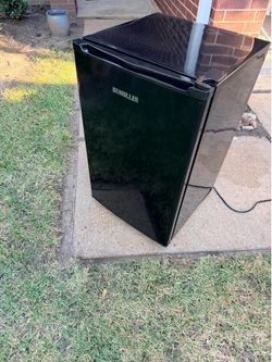 Demuller 3.2 Cu. Ft. Upright Freezer - Like New!