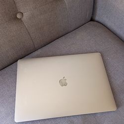 MacBook pro 15 in model 2018