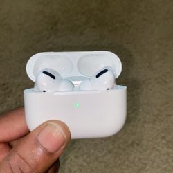 Apple AirPods Pro ( 1st Generation )