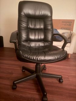 Black Executive Office Chair – Rolling Swivel Chair