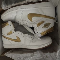 WMNS Air Jordan 1 Retro High OG