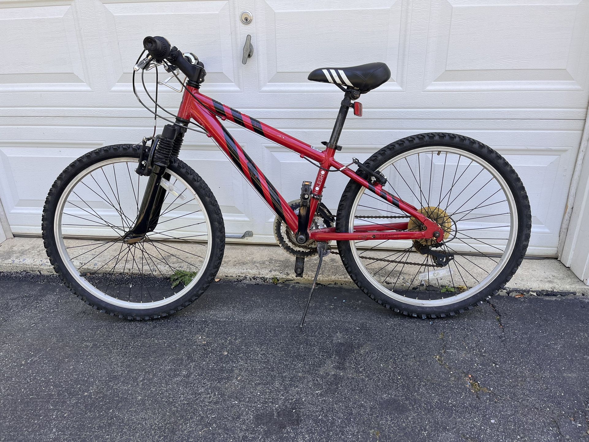 7 speed medium sized mountain bike