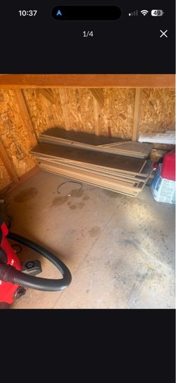 Left over wood flooring— 7 1/2 in by 4ft