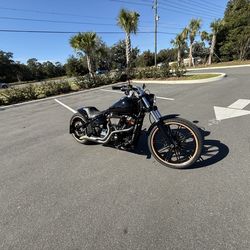 Harley Davidson Breakout 2018