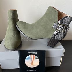 NEW VIONIC (Orthotic Footbed) Women’s “Naomi” Water Resistant Suede Olive & Snake Print Booties, Size 7 1/2, Org. $140
