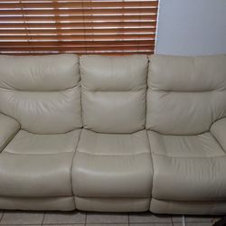 Leather Power Reclining Sofa Star Furniture Like New