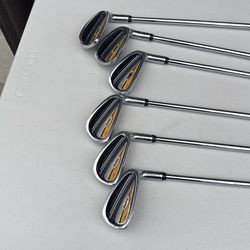 Acuity voltage golf iron club set