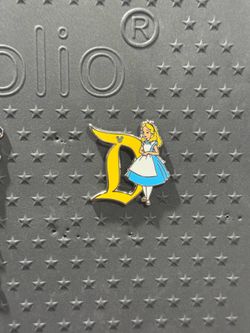 Hidden Mickey Alice D pin