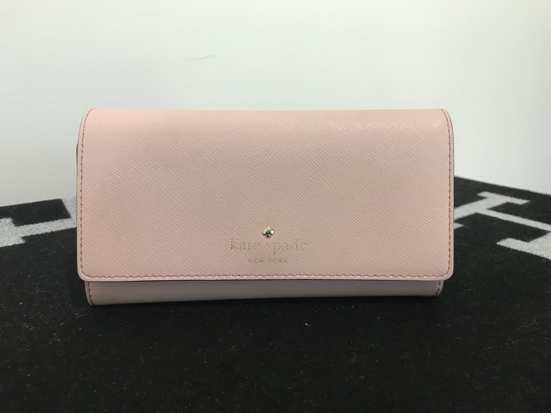 Kate Spade Wallet authentic