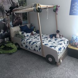 Twin size bed With mattress