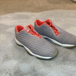 Air Jordan Futures Size 5Y / Read Description For More Details 