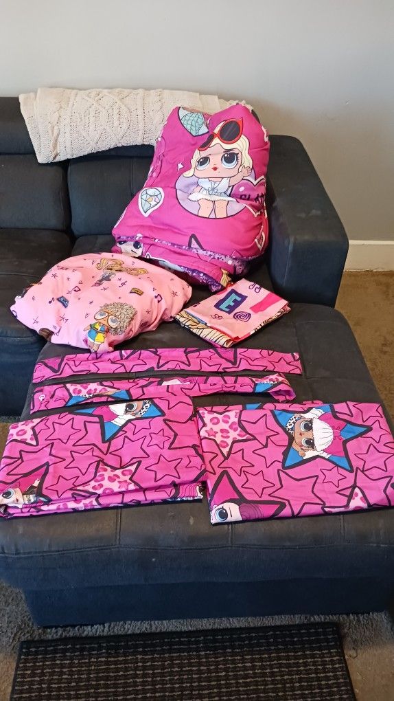 LOL Doll Comforter Set
