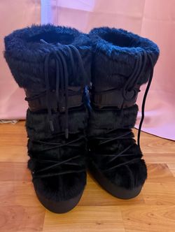Moon boots size 6