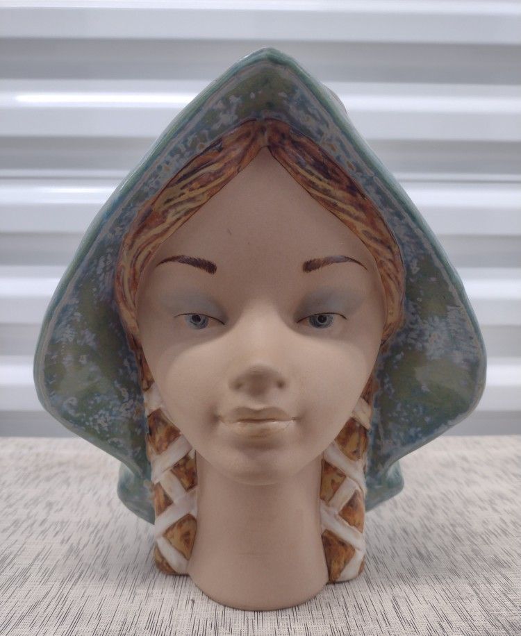 Lladro Figurine #4946