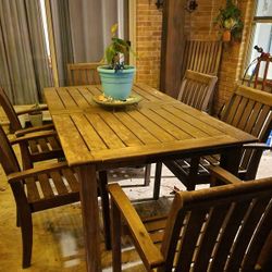 Pottery Barn Table And Chairs