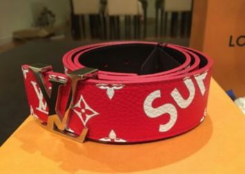 Luis Vuitton supreme belt