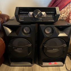 Sony SHAKE-33 High-Power Home Audio System. 