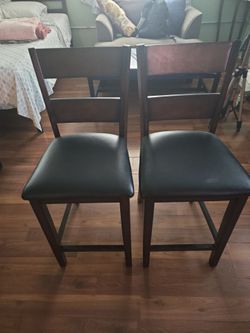 Pair of Bar Stools. Dining Set High Chairs