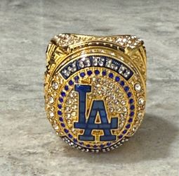 L.A. Dodgers Ohtani ring size 9, 11 & 13 see all pics for more sold separately SHIPPING AVAILABLE