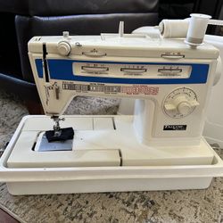 Tailor Sewing Machine Model 834