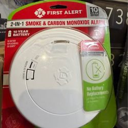 First Alert 2-in-1 Smoke & Carbon Monoxide Alarm β 10-Year Battery