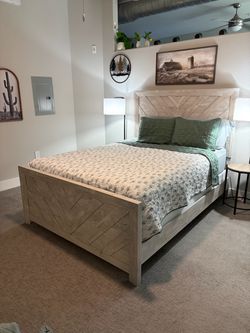 Ellen White/Grey Queen Bed Frame and Dresser with Mirror