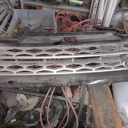 2015 land Rover grill
