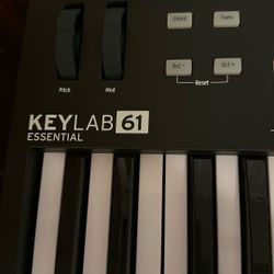 Arturia KeyLab 61 Essentials. 
