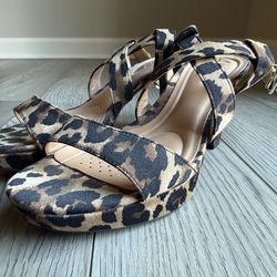 Women’s Abella True Comfort Leopard Print Sandals Size 6.5
