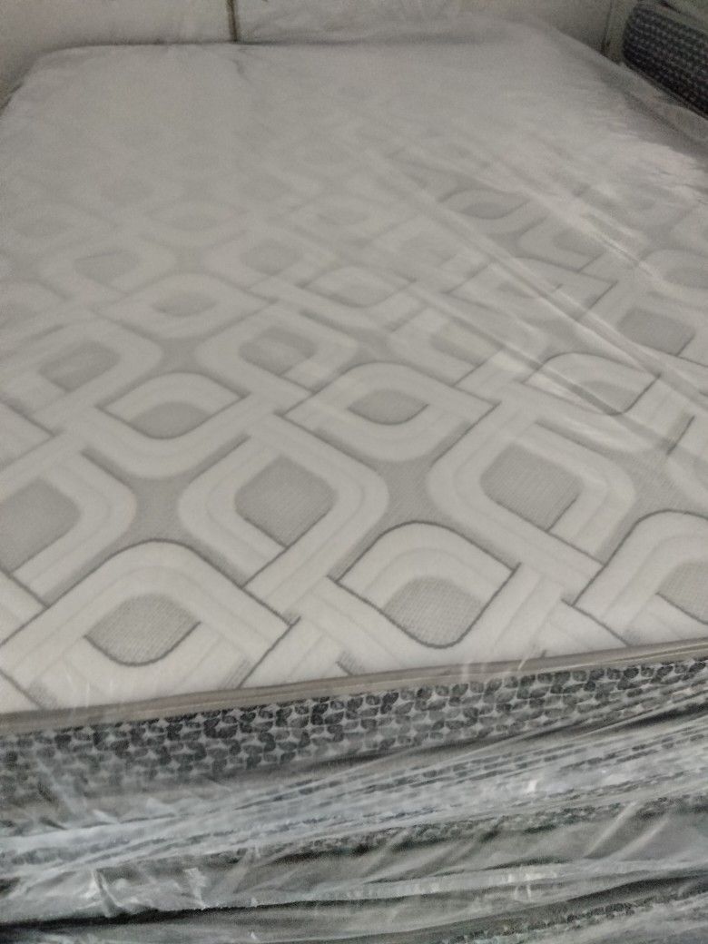 Full Plush Pillow Top