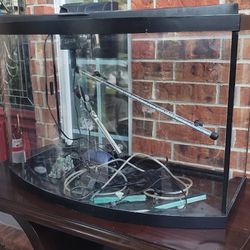 Used 25 Gallon  Glass Fish Tank With Stand.