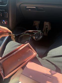 Woman’s Glasses