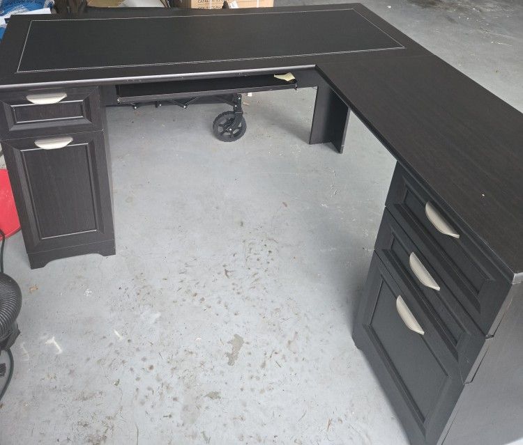 L-Shape Executive Desk