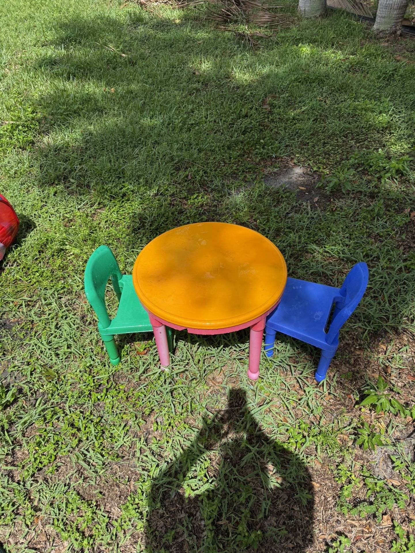 Plastic Kids Table and Chairs