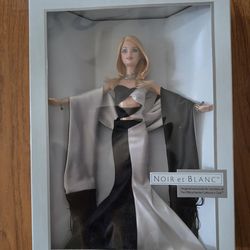 Noir et blanc barbie